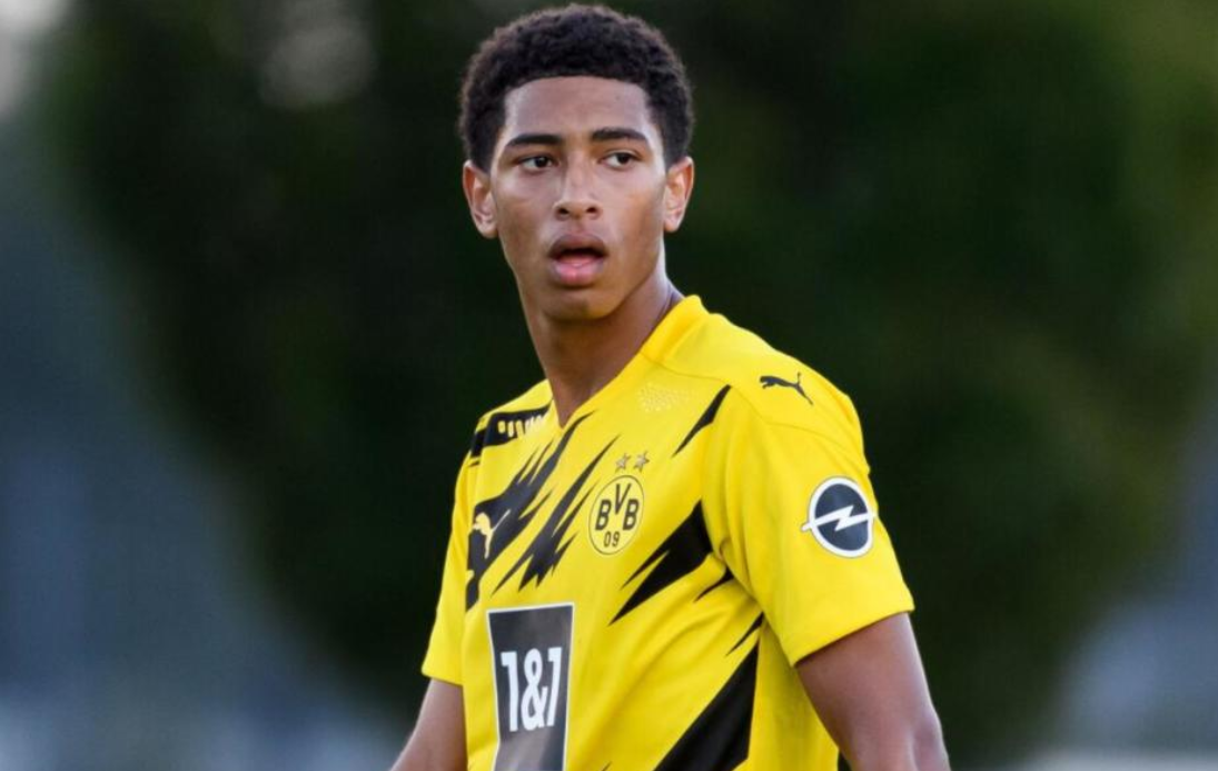 费耶诺德筹划将现有主场升级为下沉式球场，预计能容纳5.6万人