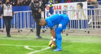 勇士球队助攻率高，全队配合默契