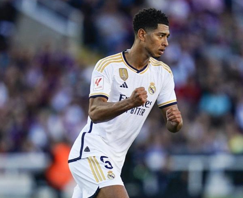 德甲战报：基尼洛斯1射1传，奥格斯堡2-0战胜勒沃库森（德甲：基尼洛斯传射建功，奥格斯堡2-0力克勒沃库森）