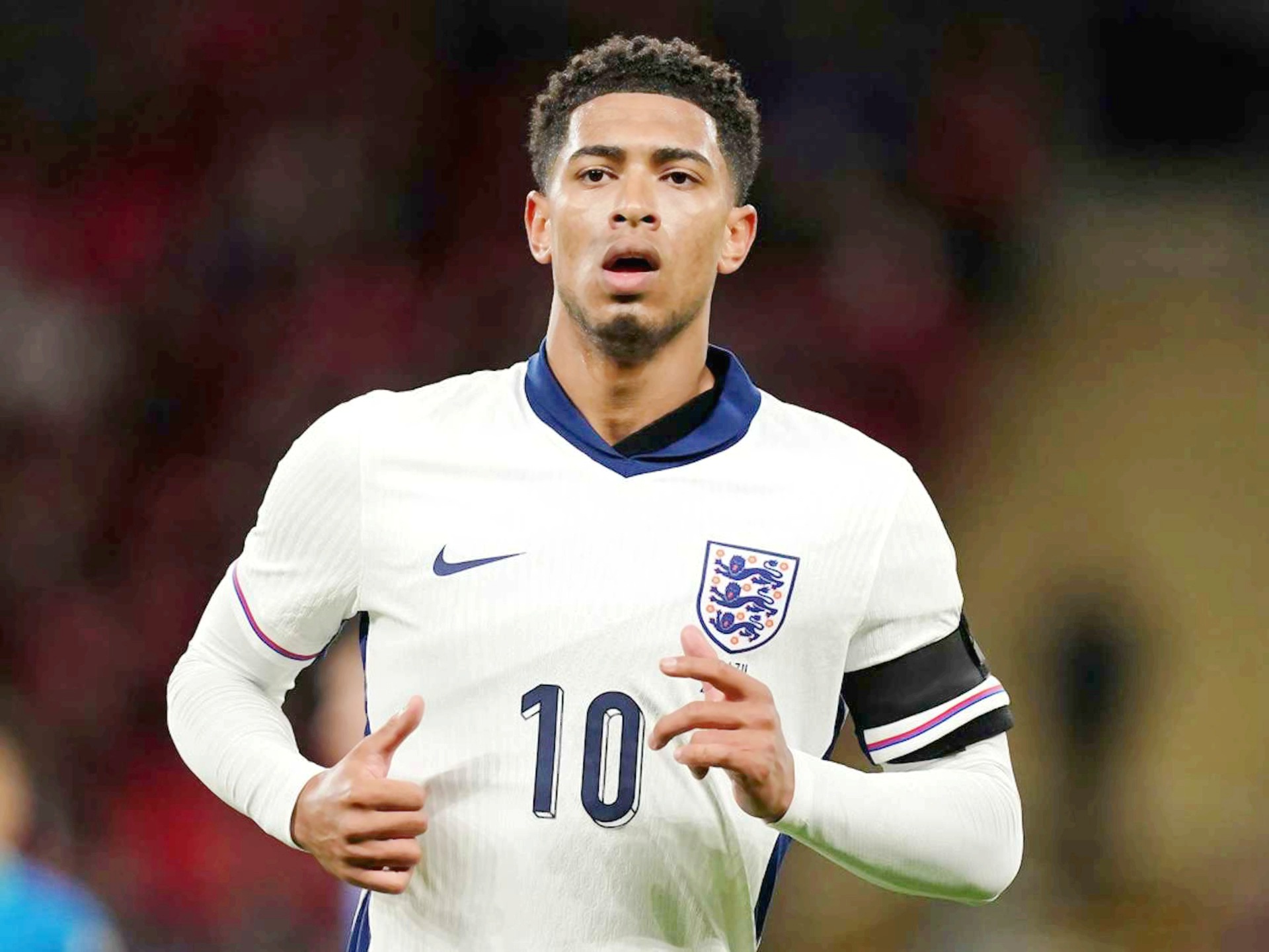 篮球湖人今日调整轮换，新阵容效果显著