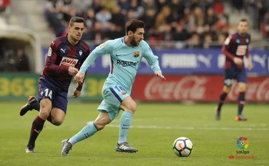 法比奥：非常荣幸拿到中超金靴，这背后是所有人的努力和付出（法比奥：荣膺中超金靴倍感荣幸，这一切离不开大家的共同努力）