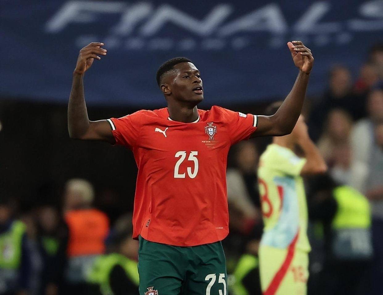 半场战报：云达不莱梅1-0科隆，马尔科-弗里德尔建功