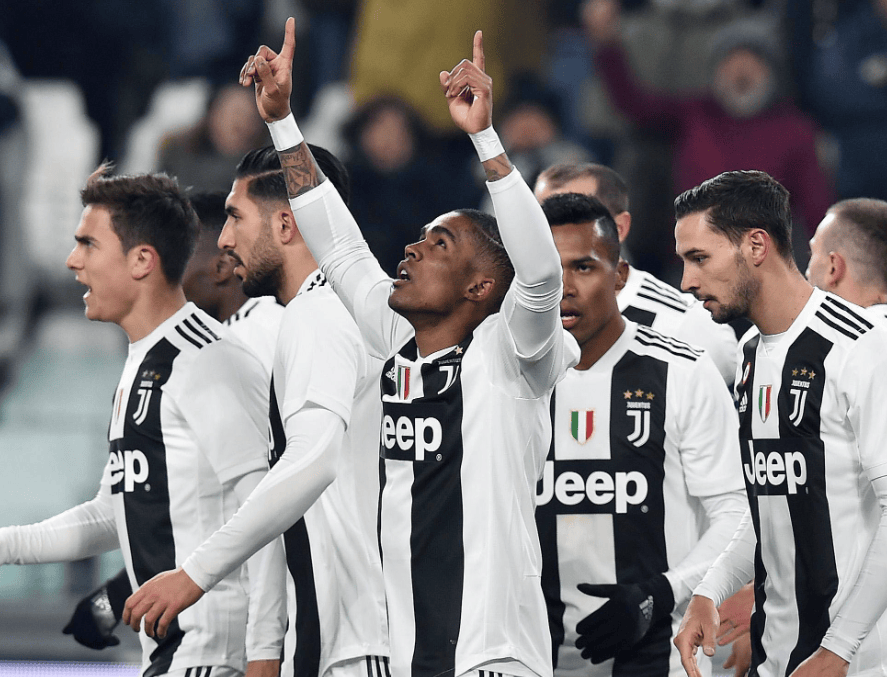 破防了！张本智和比手势，现场球迷给港队加油，日本队压力大