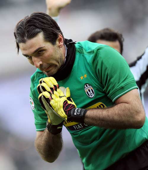 英超战报：巴恩斯双响，迪亚斯破门难救主，纽卡2-1曼城