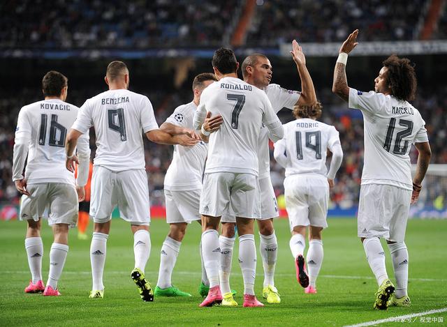 自苏牙以来，斯韦德贝里是首位西甲对皇马连续三场破门的外援（斯韦德贝里成苏牙后西甲首位对皇马连续三战破门的外援）