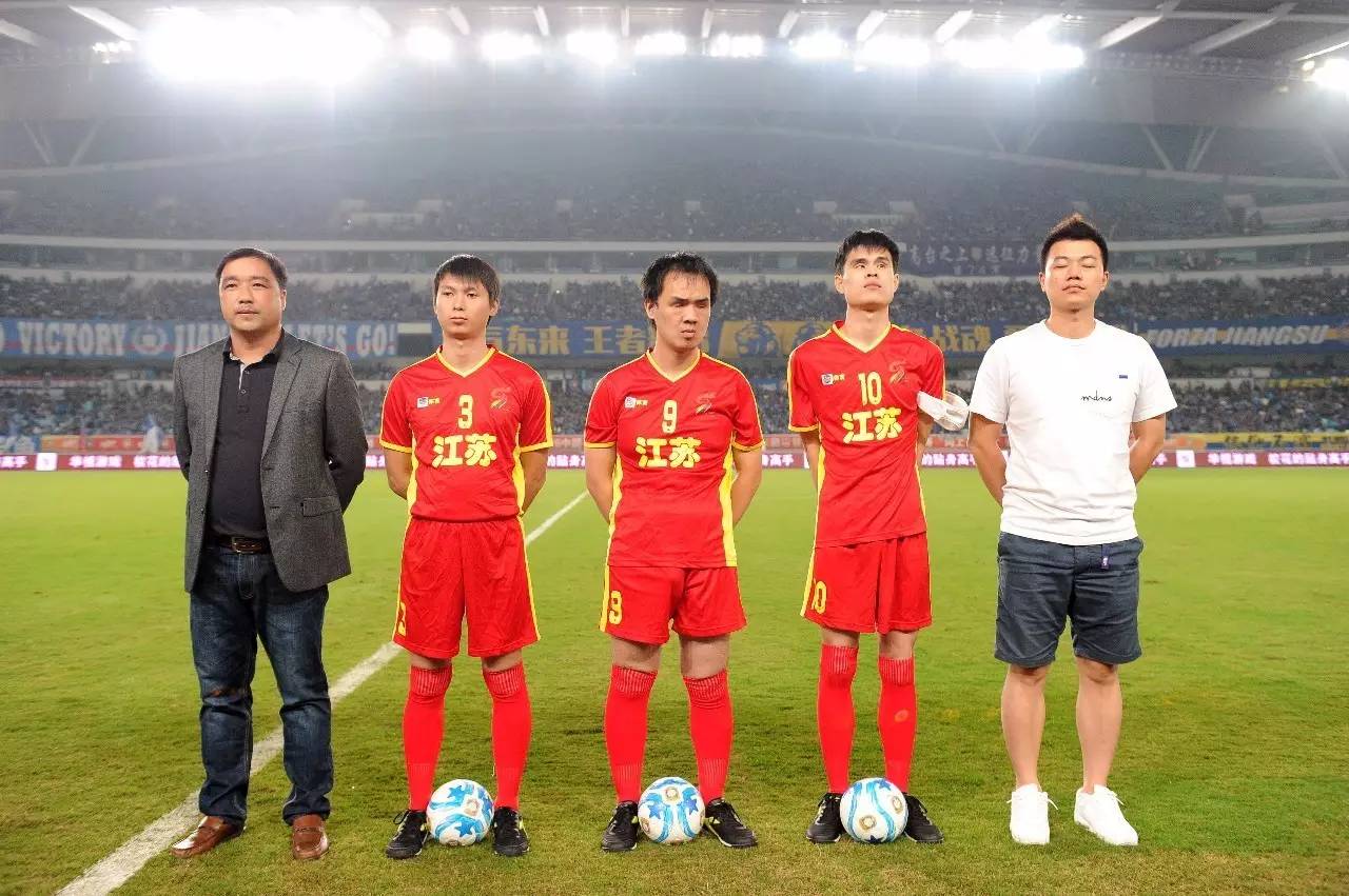 科莫0-0卡利亚里，平分秋色