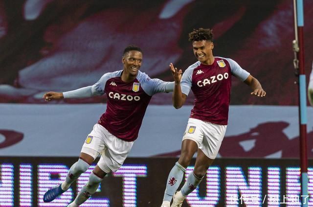 文胖：湖人被收购后，巴斯家族的每个子女都获得了9亿多美元