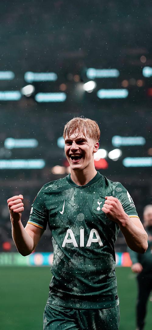 爱尔兰英雄帕罗特含泪接受采访：这就是我们热爱足球的原因（爱尔兰英雄帕罗特哽咽受访：这正是我们钟爱足球的缘由）