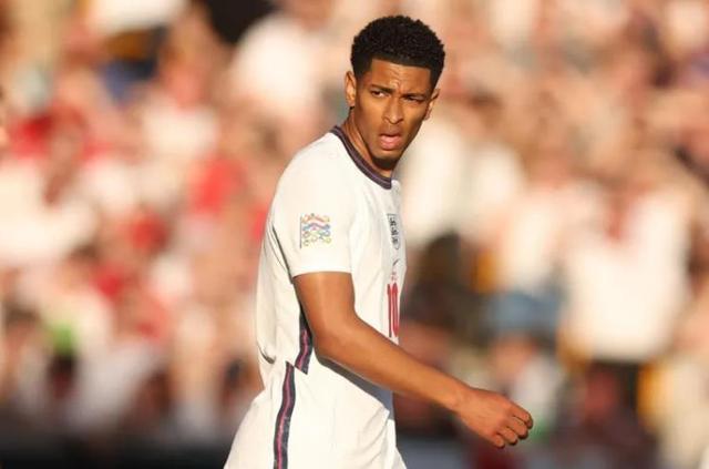 申花客战柔佛新山：阿苏埃搭档路易斯，吴曦、李可首发