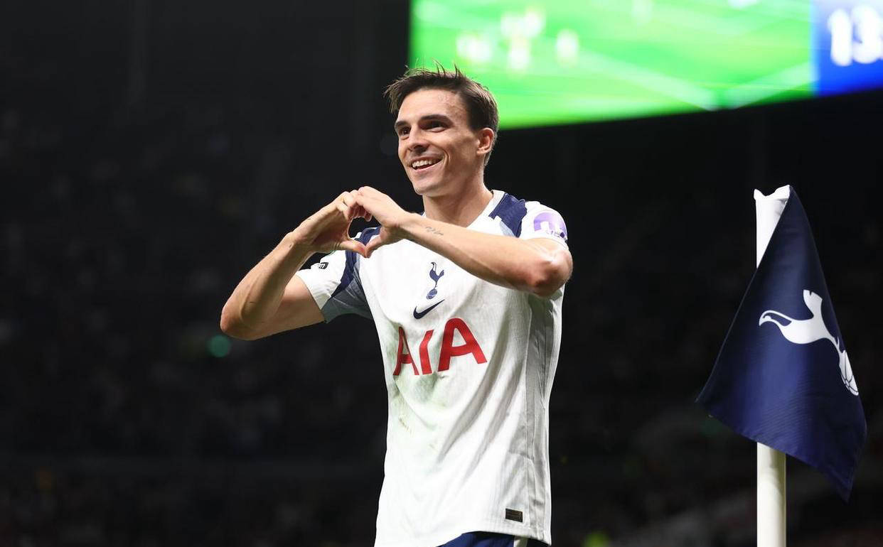 马卡：弗里克希望球队有更多休息，因此取消欧冠赛前踩场训练（马卡报：为让球队多休息，弗里克取消欧冠赛前踩场训练）