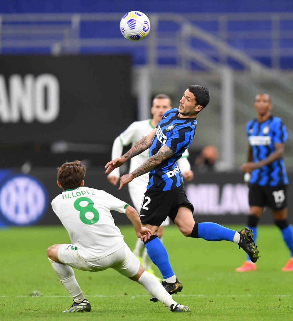 出战4场完成3场零封+两度扑点，迈尼昂当选米兰11月最佳球员