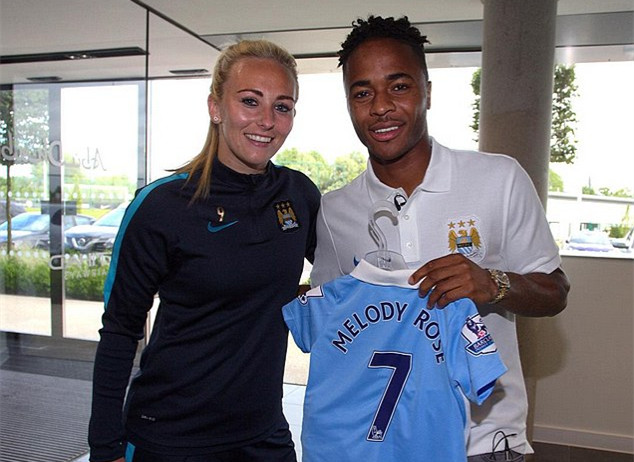 拜仁莱万梅开二度战胜门兴