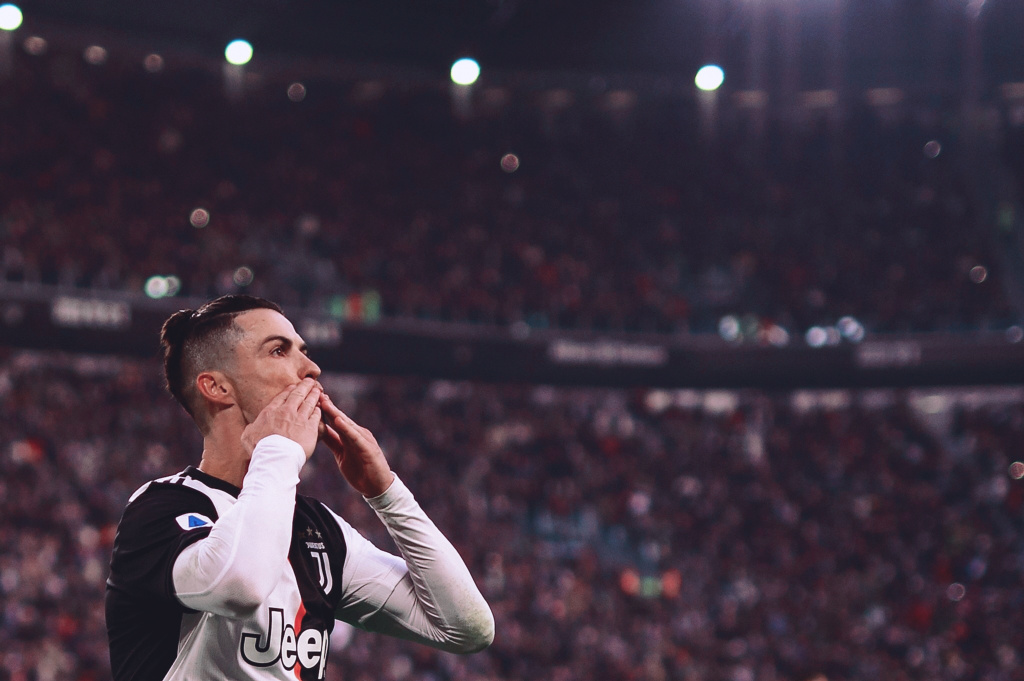 本田圭佑：日本国家队水平越来越高，世界杯夺冠概率也越来越大（本田圭佑：日本队实力持续提升，夺得世界杯的可能性与日俱增）